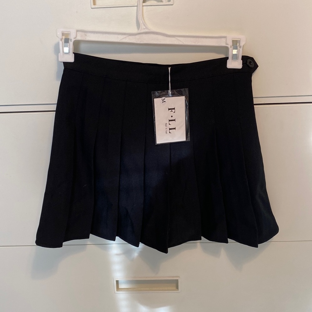 Pleated skirt